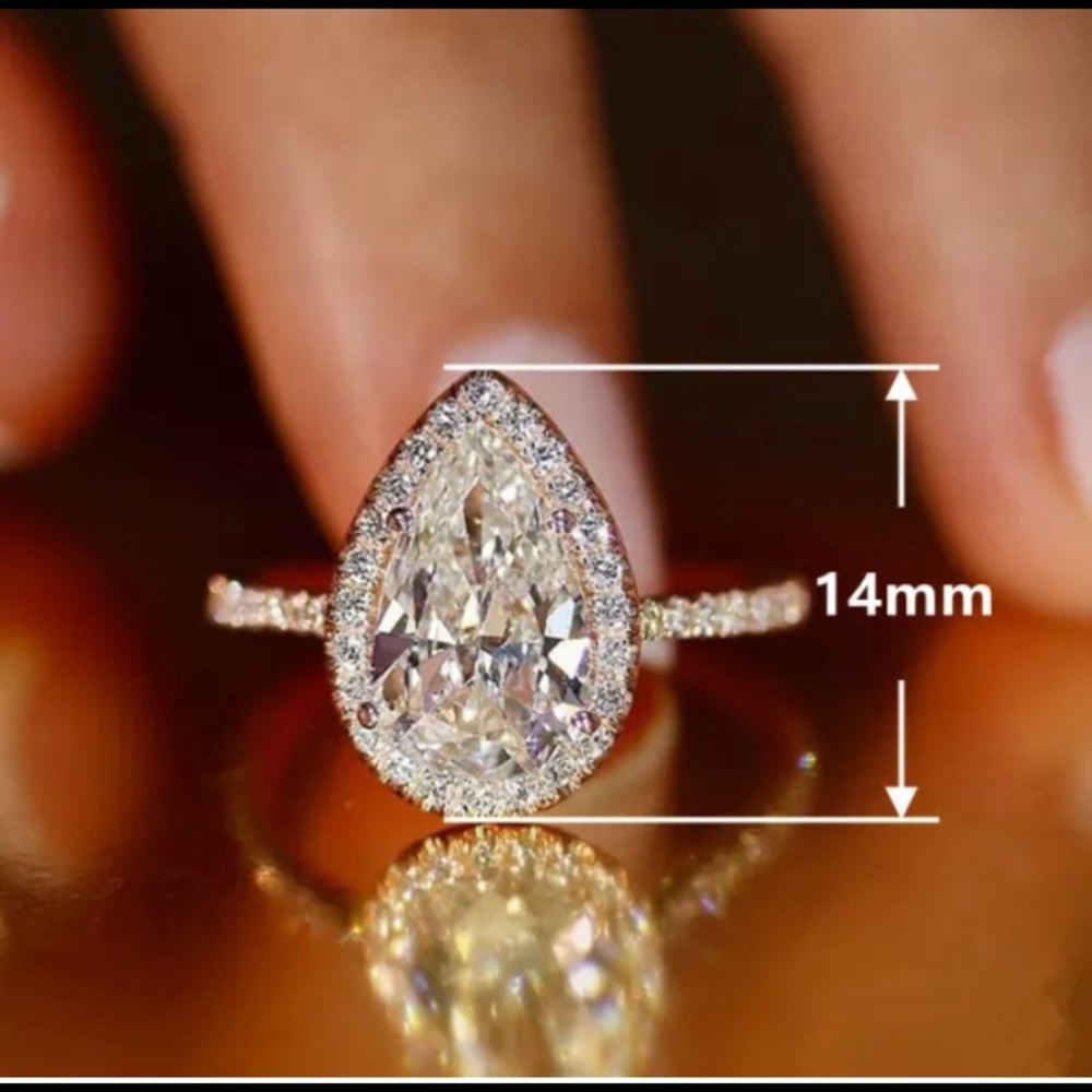 925 Sterling Fashion diamond pear/tear drop ring